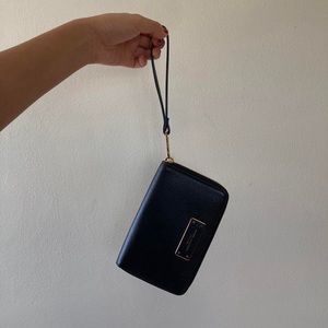 black marc jacobs clutch/wallet
